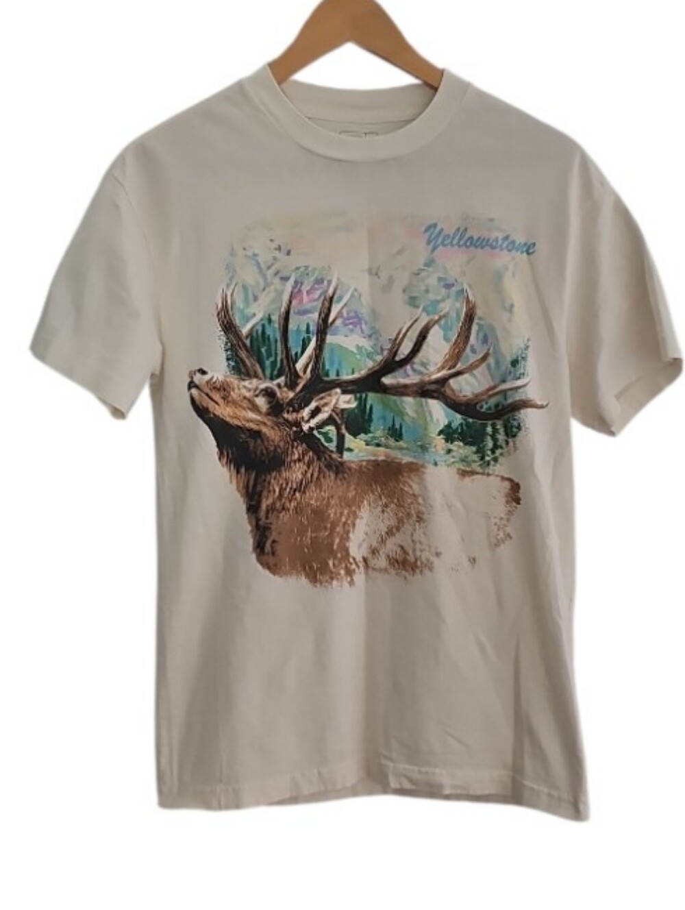 Yellowstone Elk Graphic T Shirt Small 100% Cotton Western Outdoors Nature Tee
